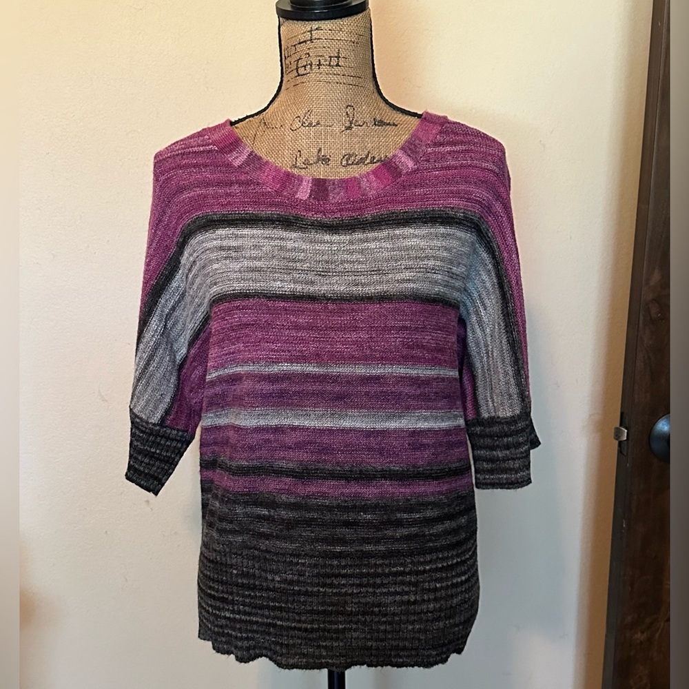 Gorgeous petite sweater